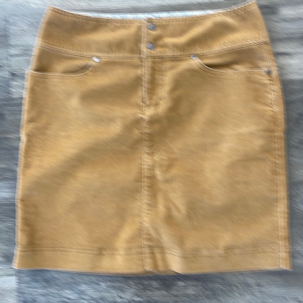 Athleta skirt corduroy 19” length women’s Sz 4